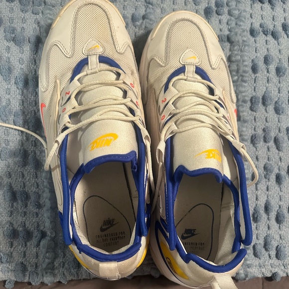 Nike size 10 - Picture 1 of 4